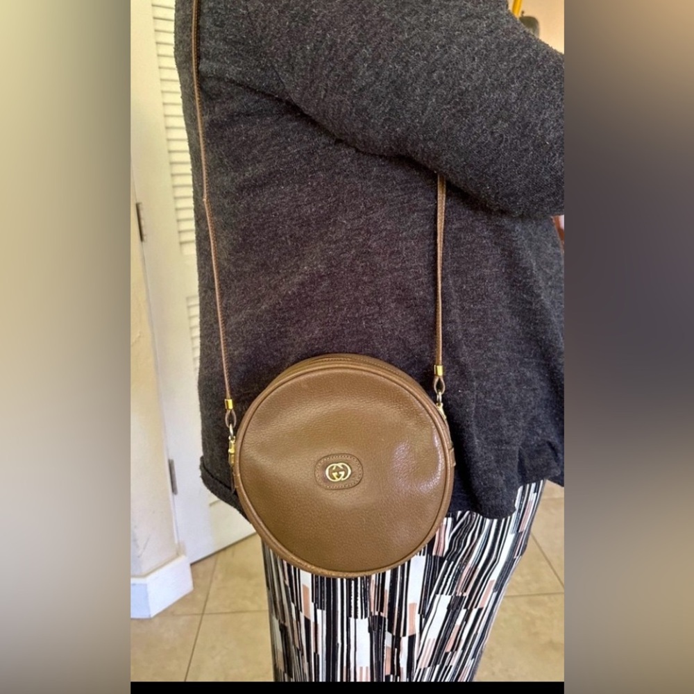 DO NOT BUY Gucci Leather Disc Bag - Picture 14 of 14